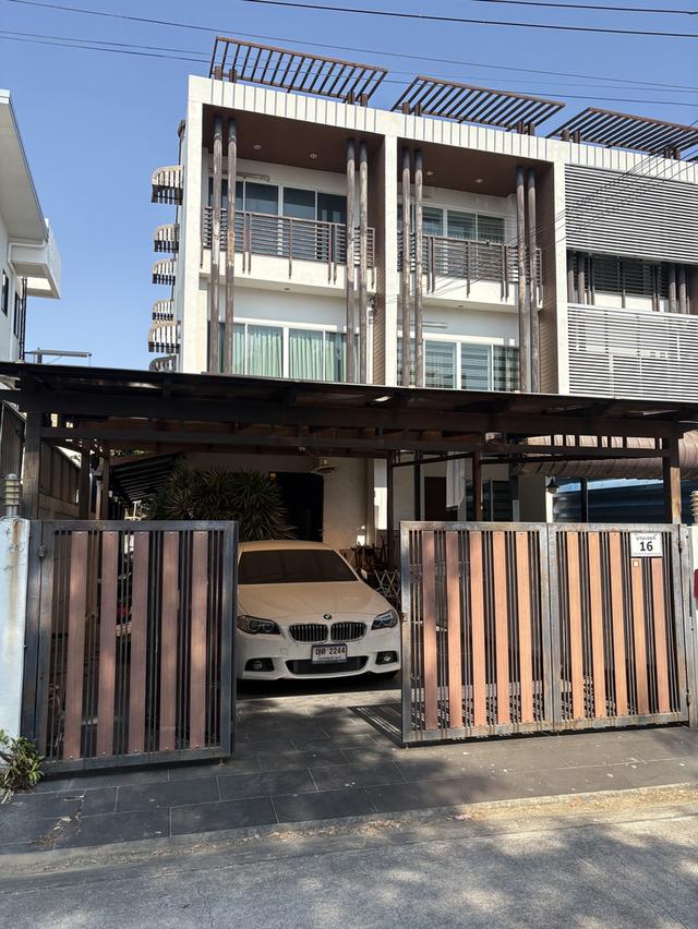 ทาวน์โฮมขนาด41ตรว กว้าง6ม ลึก14ม.สุคนธสวัสดิ์21 จากปากซอย50ม.มี7-11ด้านหน้าใกล้รรโชคชัย สตรีวทย์2CDC CrystalPark CentralEastvilleTheWalkทำเลเลียบด่วน 1