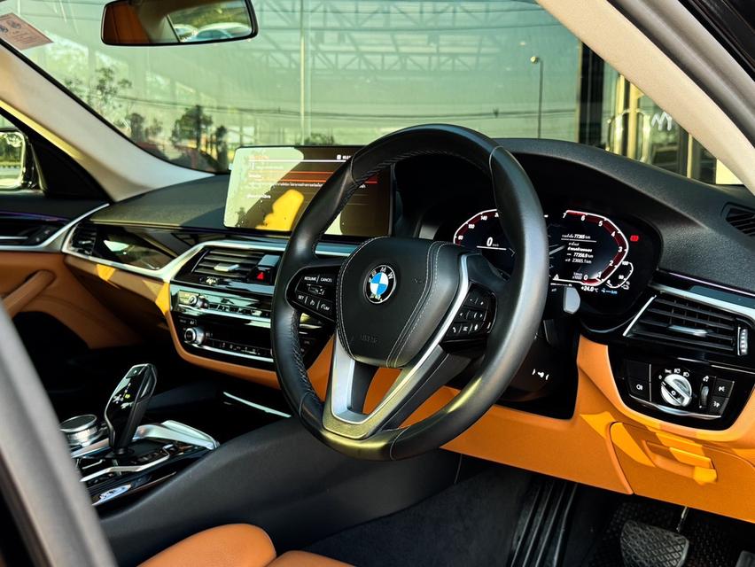 รหัสรถ MCA2889 2022 BMW 530e M-SORT LOOK Plug-in Hybrid G30 8