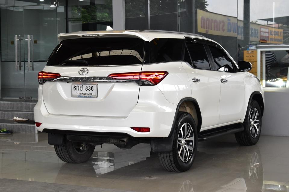 TOYOTA FORTUNER 2.4 V ปี 2017 รหัส TKG836 2