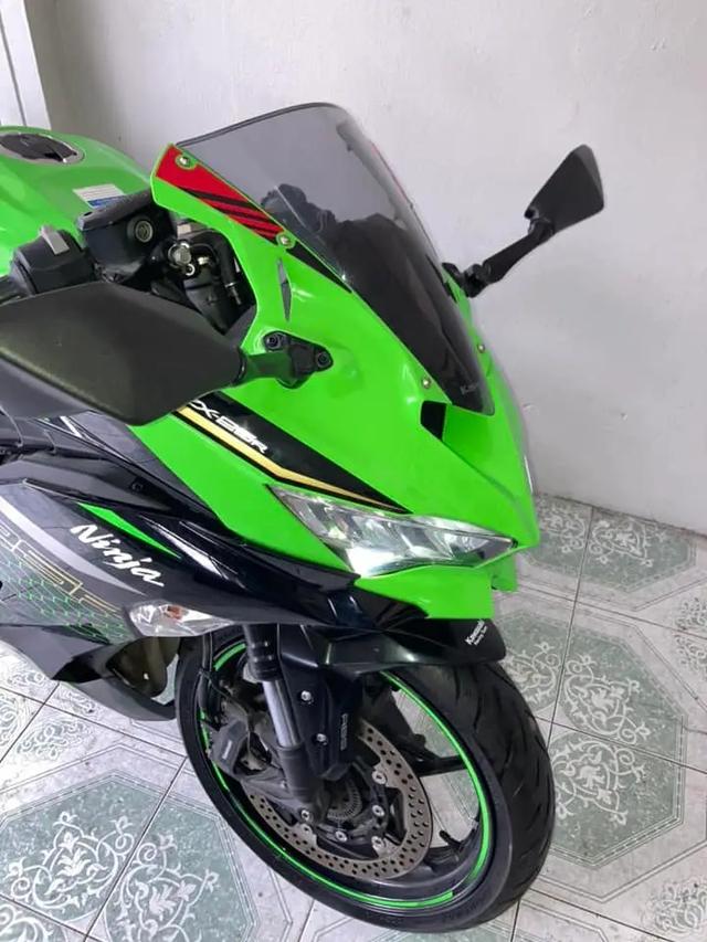 ส่งต่อรถมอเตอร์ไซค์สวยๆ Kawasaki Ninja ZX-25R 3