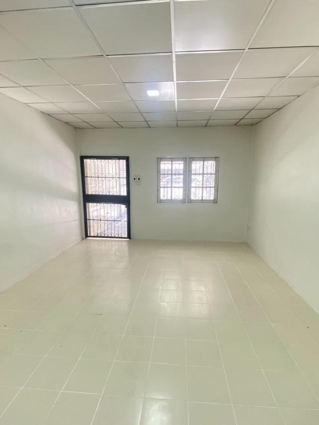 ขาย :ทาวน์เฮาส์ 2 ชั้น, เนื้อที่ 16 ตรว. หมู่บ้านเลิศอุบล วัชรพล ถนนร่วมมิตรพัฒนา แขวงท่าแร้ง เขตบางเขน จังหวัดกรุงเทพมหานคร ( 4