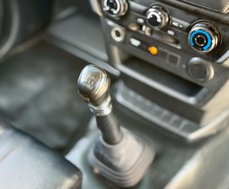 ปี 2023 ISUZU D-MAX, 1.9 Ddi S โฉม SPARKปี19-ปัจจุบัน สีขาว เกียร์ธรรมดา6สปีด รูปที่ 8