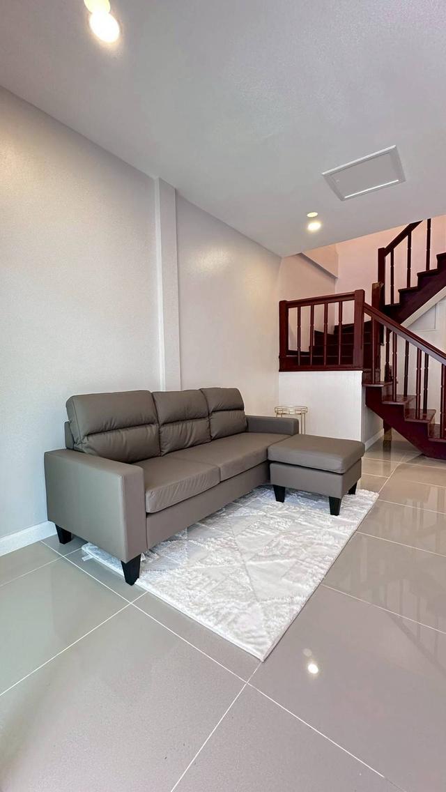 หมู่บ้านบุศรินทร์ บางบัวทอง ใกล้แยกบางพลู ทาวน์เฮ้าส์ 2 ชั้น ตกแต่งใหม่พร้อมอยู่ เส้นตลาดบางบัวทอง-แยกบางพลู 6
