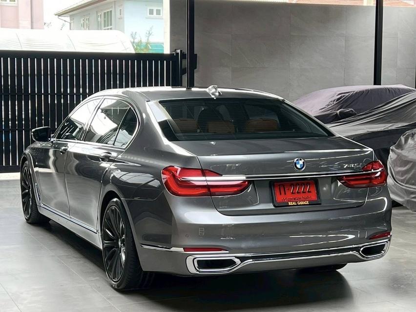 BMW 740Li 3.0 G12 Pure Excellence Sedan 4