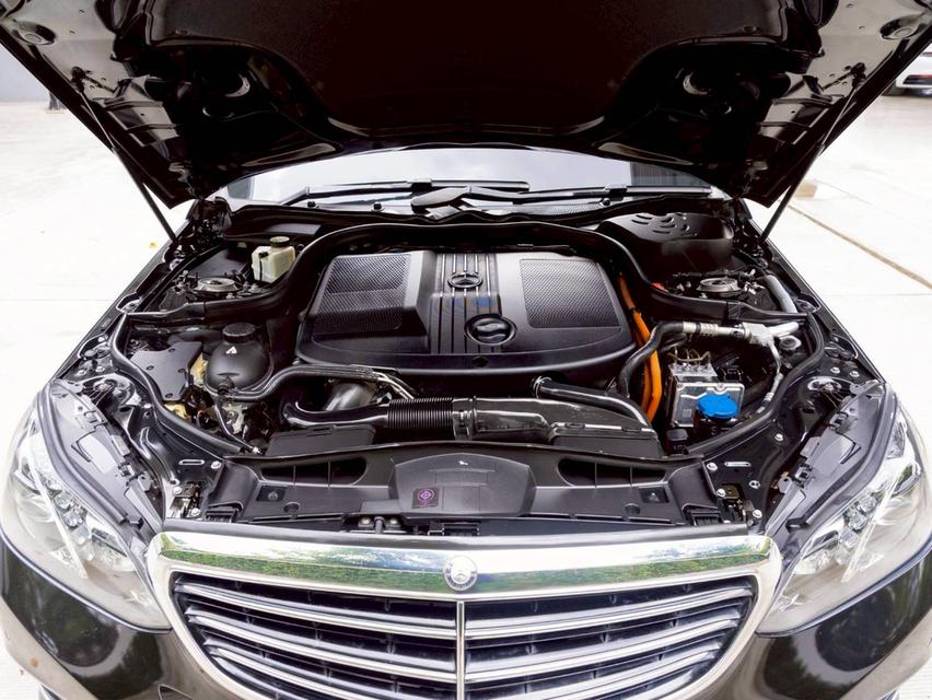 Mercedes-Benz E300 2.1 Exclusive Bluetec Hybrid (W212) ปี 2014 จด 2017 7