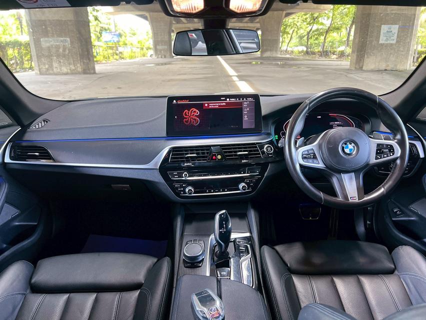 BMW 520d M Sport LCI AT ปี 2023  รถสวยมือเดียว ดีเซล 12