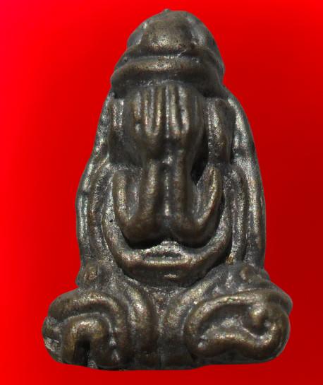 พระปิดตาเนื้อะกั่วเก่าค่ะ