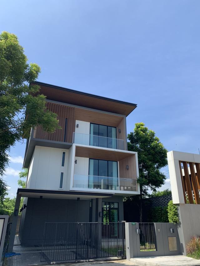 ให้เช่าบ้านเโมเดิลเดี่ยว 3 ชั้น ย่าน หนองจ๊อม สันทราย จังหวัดเชียงใหม่ ใกล้สิ่งอำนวยความสะดวกครบ 1