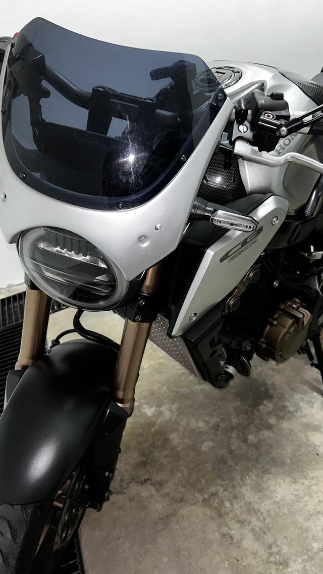 selling beautiful CBR650 bike 8