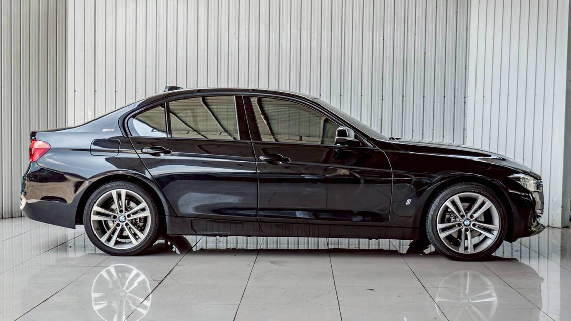 BMW 330E Sport ปี2018 รูปที่ 4