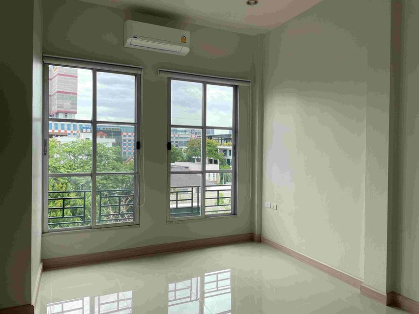 ให้เช่า บ้านกลางเมือง รัชดา-ลาดพร้าว ทาวน์โฮม 4 ชั้น รีโนเวทใหม่ โฮมออฟฟิศใกล้MRTลาดพร้าว ลาดพร้าว23 4