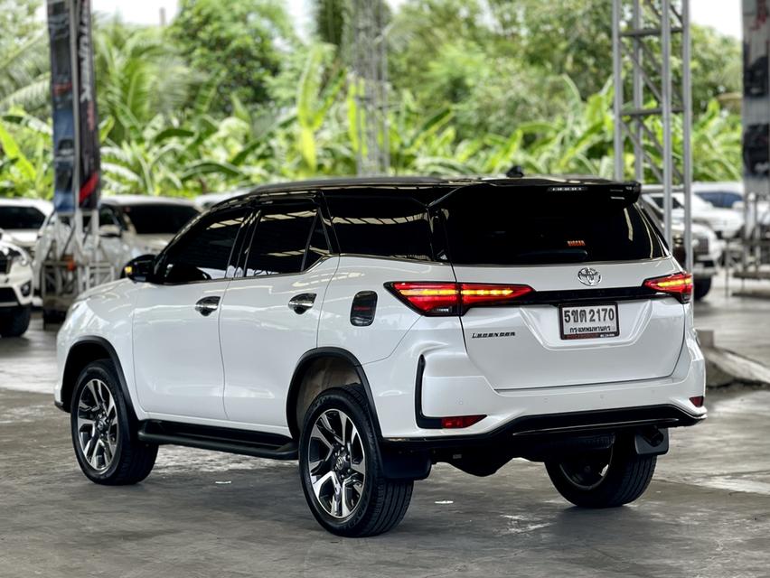 2023 TOYOTA FORTUNER 2.4 Legender 2WD (BLACKTOP) SUV สีขาว-ดำ เลขไมล์ 22172 กม.