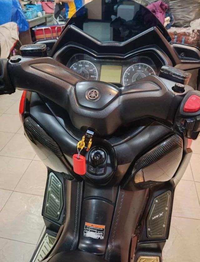 YAMAHA Xmax 2017 4