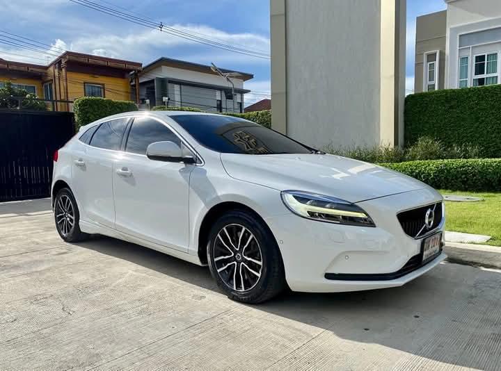 Volvo V40 ปี 2017 5