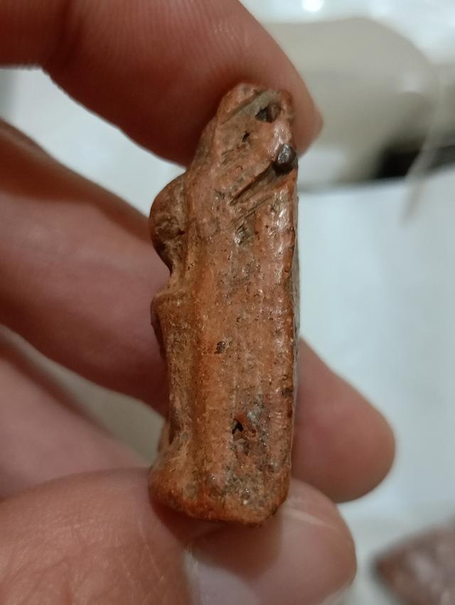 พระนางพญาสวยงามดูเนื้อดินแดง