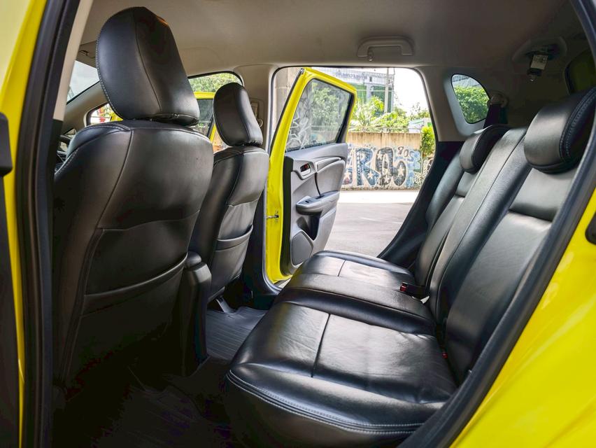 2015 Honda Jazz 1.5 SV AT รถสวย มือเดียว ป้ายแดง ไมล์น้อย รูปที่ 16