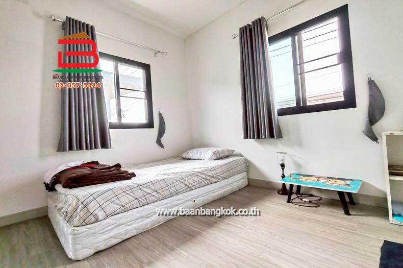 ทาวน์เฮาส์ หมู่บ้าน ภัทรไพรเวท 2 เฟส 3 เนื้อที่ 24.7 ตรว. ถนนปทุมธานี-สามโคก-เสนา อ.สามโคก จ.ปทุมธานี 8