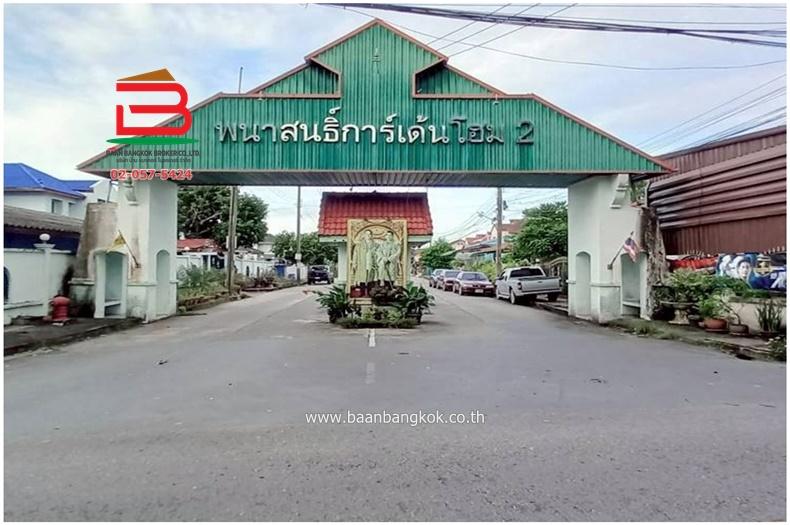 บ้านเดี่ยว หมู่บ้าน พนาสนธิ์การ์เด้นโฮม 2 เนื้อที่ 59 ตรว. ซอยเลียบวารี 79 ถนนสุวินทวงศ์-หนองจอก แขวงโคกแฝด เขตหนองจอก กรุงเทพมหานคร 11