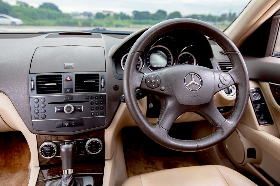 Benz C200 CGI BE สีน้ำตาล ปี 2010  17