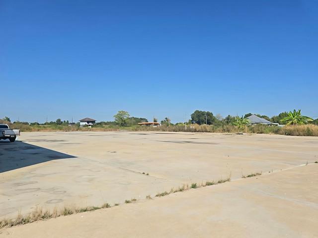 ขายและให้เช่าโกดังพนัสนิคมชลบุรี ขายและให้เช่าโกดัง ขนาด 1,800 ตารางเมตร เทคอนกรีตไว้ทั้งหมด 5