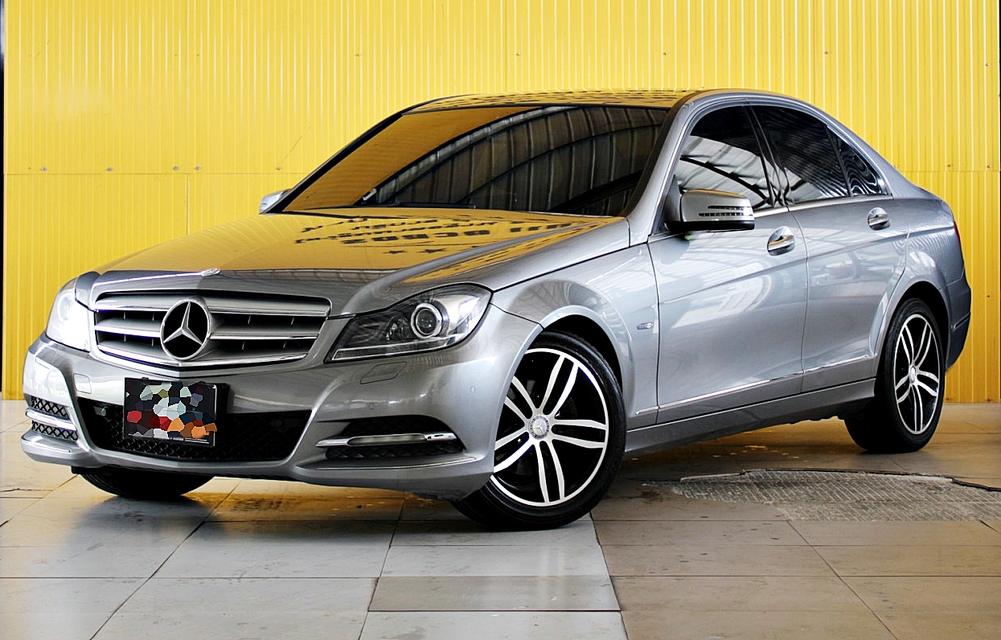 Mercedes-Benz C250 CGI Avantgarde Facelift (W204) ปี 2012 สีเทา