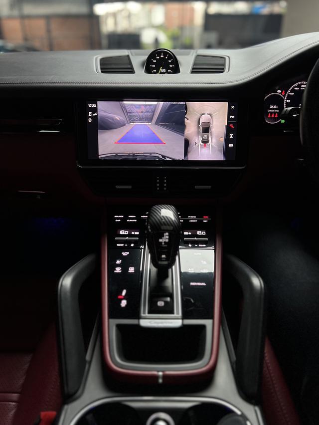 Porsche Cayenne 3.0 E-Hybird Coupe 8