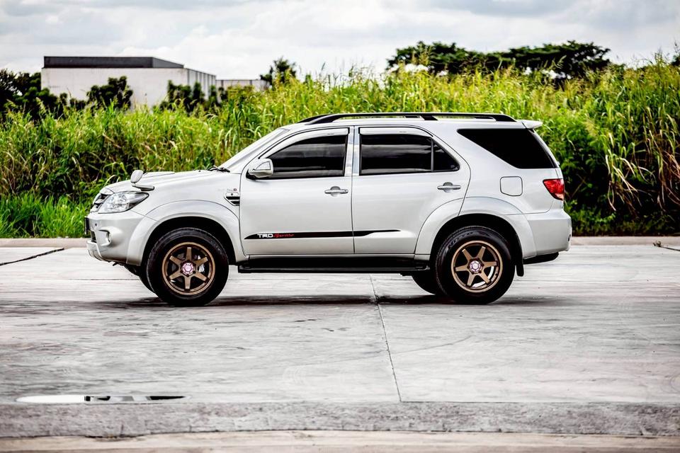 TOYOTA FORTUNER 3.0V 4WD สีเทา เกียร์ออโต้ ปี 2005 แต่งครบๆ หลักแสน 11