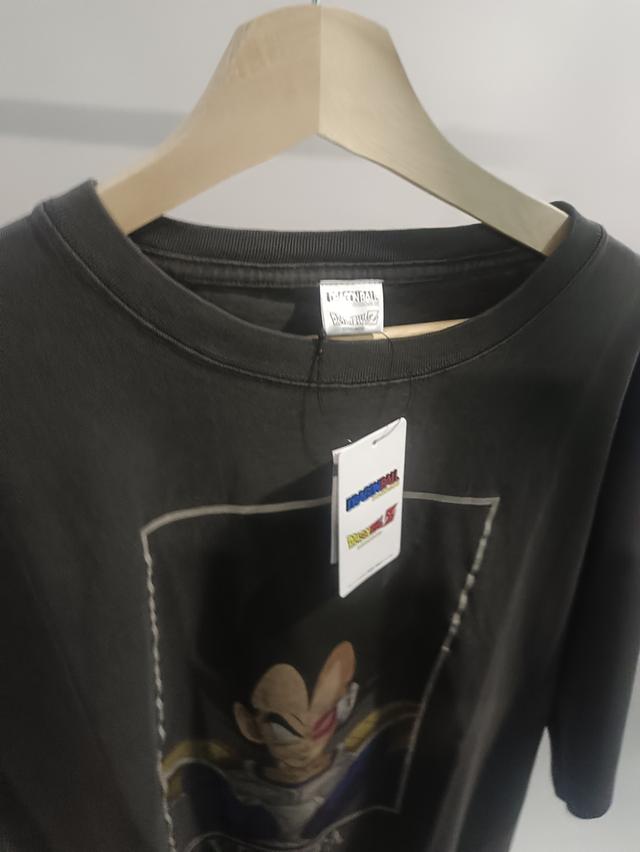 🔥 Dragon Ball Z – Vegeta Vintage Tee ลายเจ้าชายไซย่า สีดำเฟด สายอนิเมะห้ามพลาด