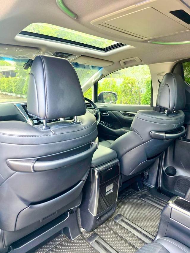 Toyota ALPHARD 2.5SC PACKAGE สีขาว ปี 2022 ไมล์ 20,xxx กม.  10