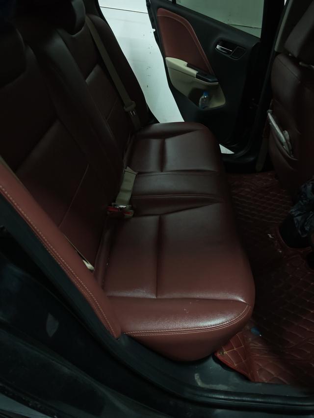 Honda city ปี 2015 รุ่น v 12