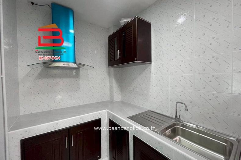 ให้เช่า ทาวน์โฮม หมู่บ้านพลีโน่ ทาวน์ ลำลูกกา (ใกล้บิ๊กซีลำลูกกาคลอง 5) เนื้อที่ 25 ตรว. ตำบลบึงคำพร้อย อำเภอลำลูกกา ปทุมธานี 13