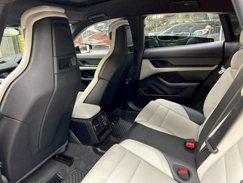 Porsche Taycan Cross Tourismo ปี22 14