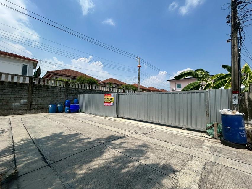 ขายด่วนที่ดินใกล้โลตัส ศรีนครินทร์ 61 ตรว ติดถนนคอนกรีต ถมแล้ว มบ.ศรีเพชรการเคหะซอย 8 เมืองสมุทรปราการ 5