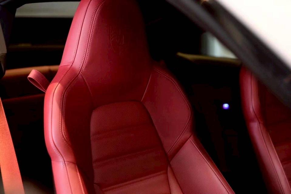 รหัสรถ SG53 Porsche 992 Carrera 4GTS ปี2023  4