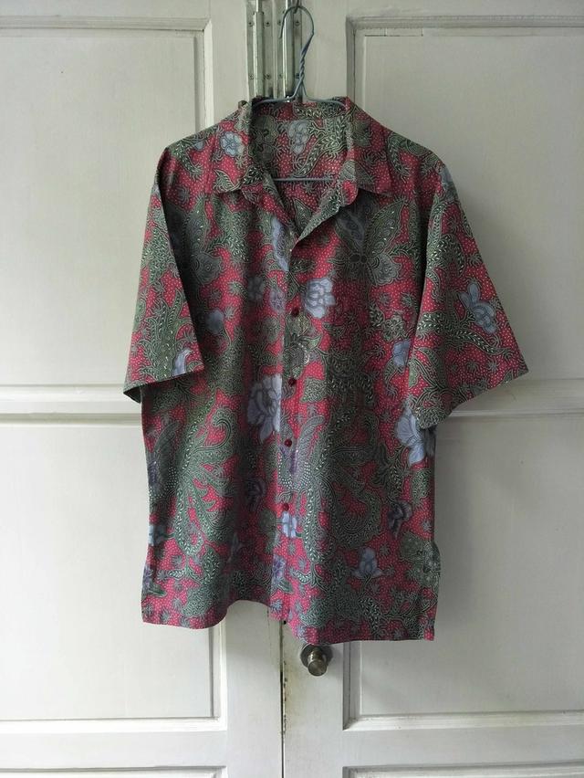 เสื้อเชิ้ตมือสองใส่ได้ทั้งชายและหญิง