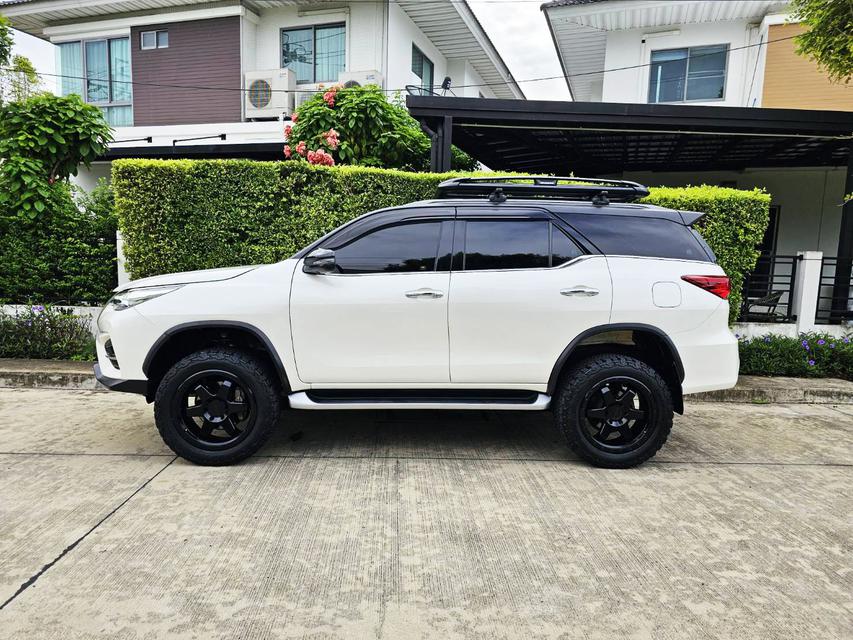 Toyota Fortuner 2.8 TRD Sportivo (ปี 2019) 2