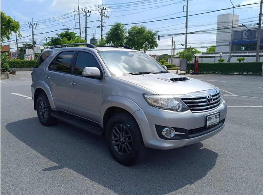Fortuner สีเทา Midnight SHINE ขับ 2 ฟรีดาวน์