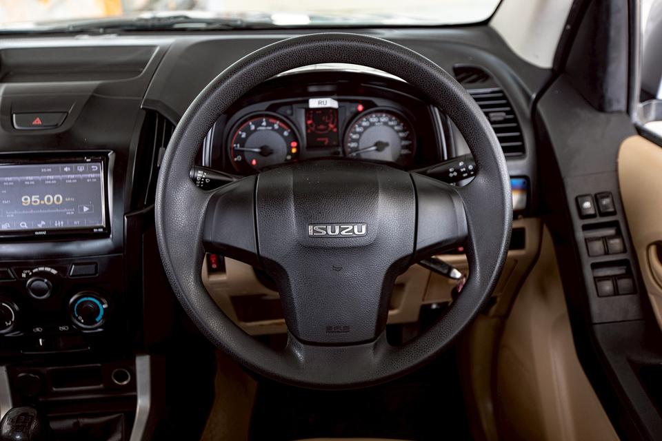 ISUZU D-MAX 1.9 ddi-Z Cab4 ปี 2017 สีเทา มือเดียวป้ายแดง 14