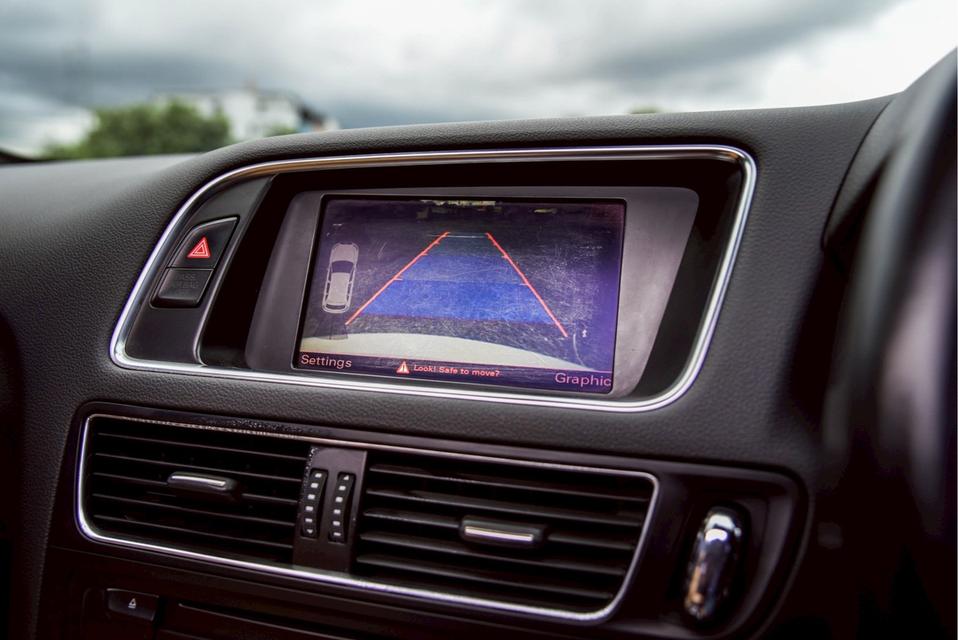 Audi Q5 2.0 TDI DPF Quattro AT 2011