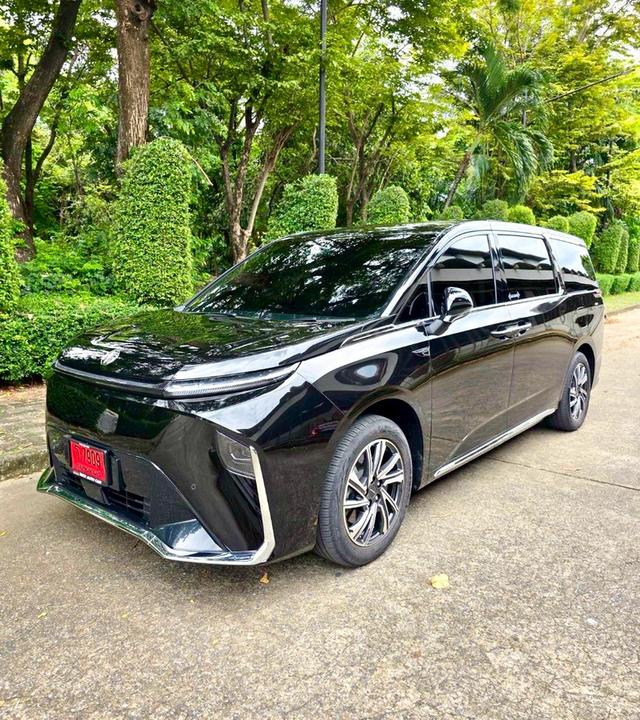 MG Maxus9 V Super Luxury สีดำ ปี 2024 ไมล์ 9,000 กม.