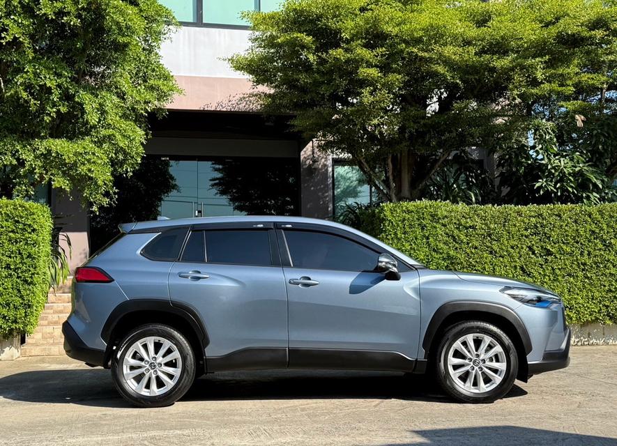 2022 Toyota CROSS HYBRID SMART รถมือเดียวป้ายแดง รถวิ่งน้อย เข้าศูนย์ตามระยะ รถไม่มีอุบัติเหตุครับ