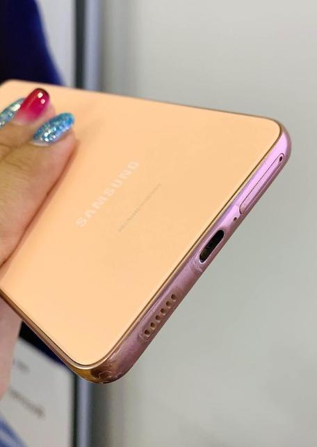 Samsung Galaxy A73 สวยเทียบมือหนึ่ง 4