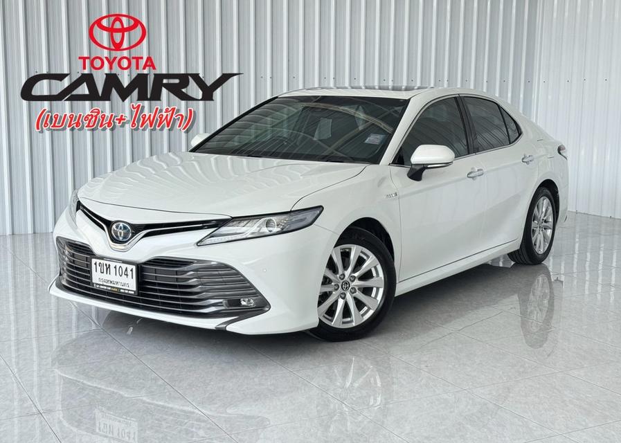 รถมือเดียวเบนซิน-ไฟฟ้า วิ่งน้อย Toyota Camry 2.5 Hybrid Premium