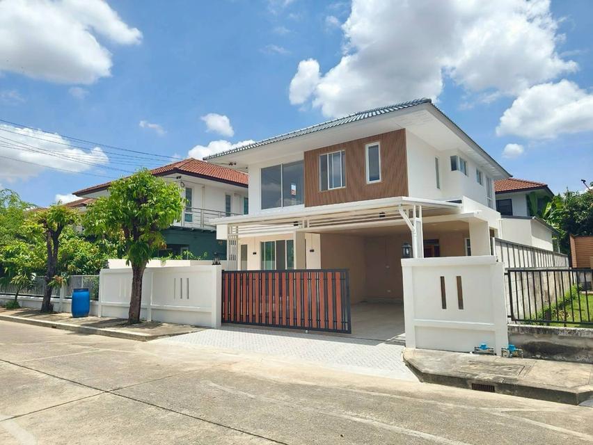 บ้านเดี่ยว 2 ชั้น หมู่บ้านสัมมากร เฟส 3 เขตมีนบุรี • กรุงเทพฯ