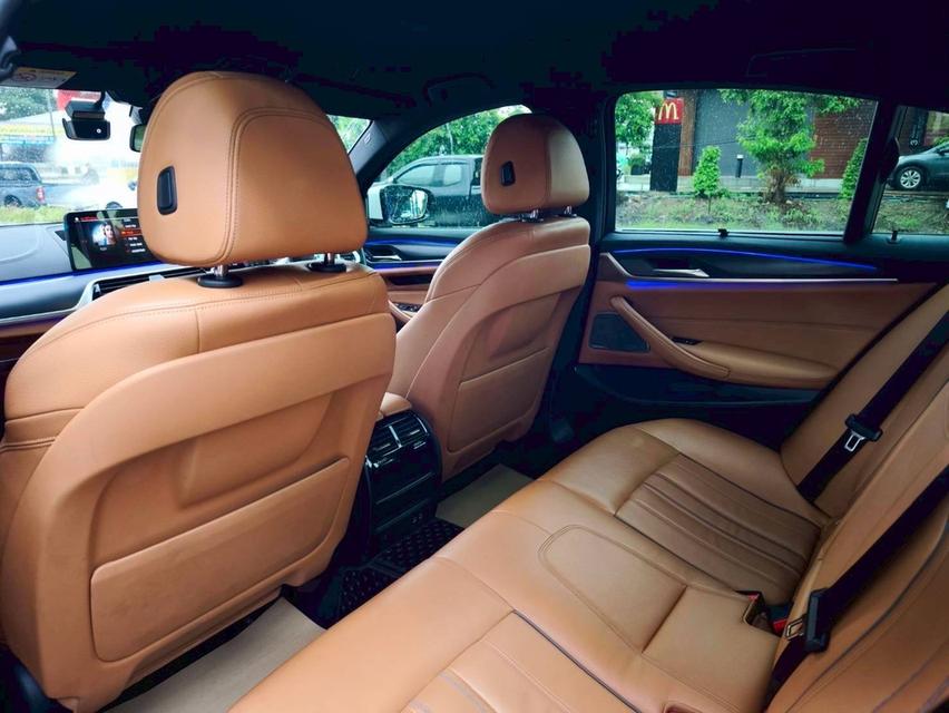 รหัสรถ KPV53 2022 BMW 520d M SPORT LCI  11