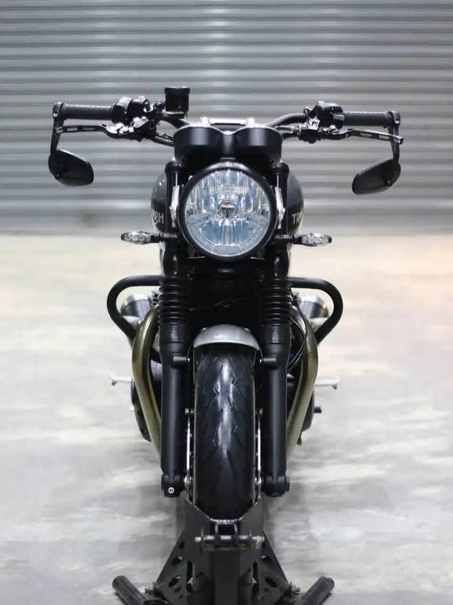 รถบ้านราคาเบาๆ Triumph Thruxton R