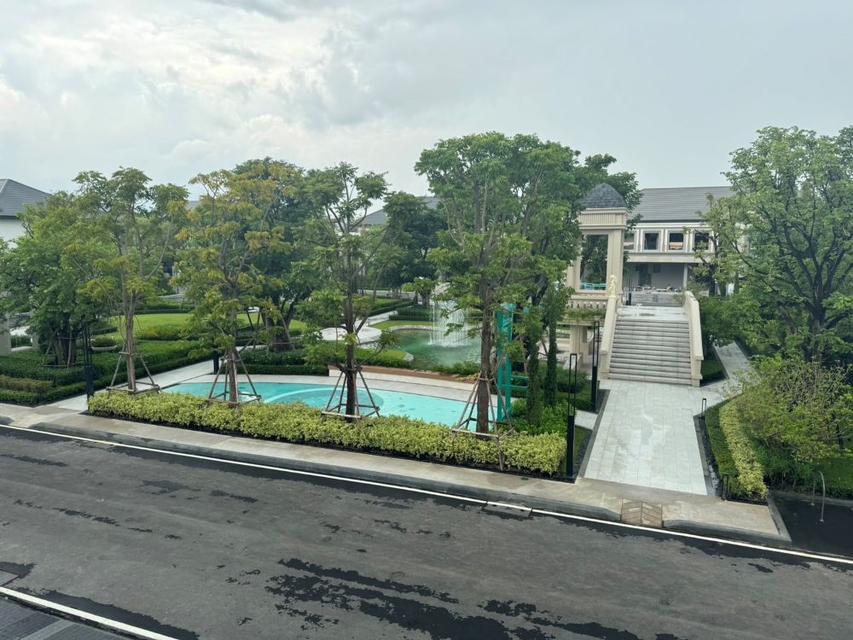 ขายหรือให้เช่าบ้านเดี่ยวสุดหรู 2 ชั้น แกรนด์บางกอกบูเลอวาร์ด กรุงเทพกรีฑา 135 ตร.ว. เลี้ยงสัตว์ได้ ตกแต่งจัดเต็ม ใกล้สนามบินสุวรรณภูมิ 2