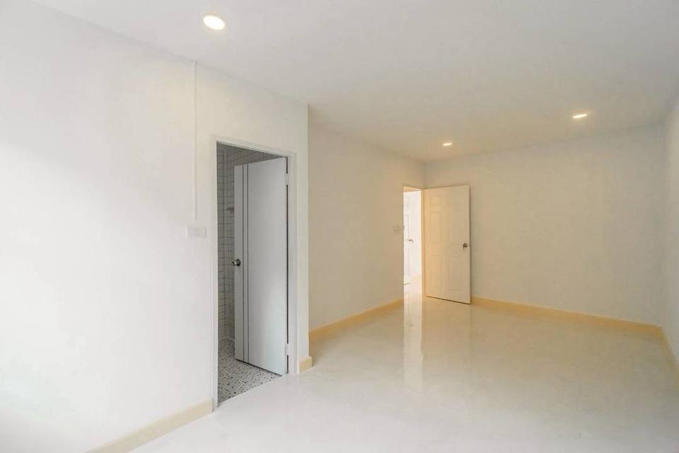 หมู่บ้านรัตนาธิเบศร์ 11