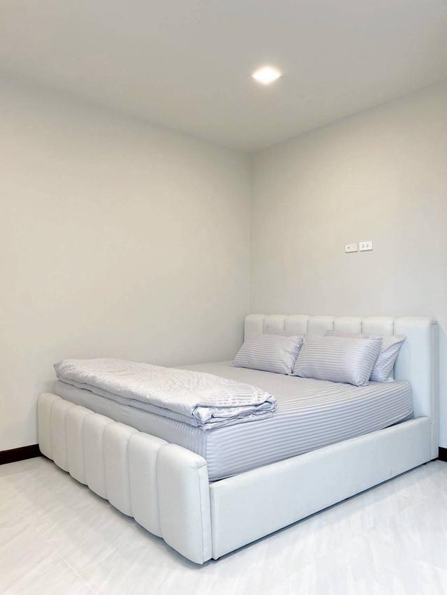ขายทาวน์โฮม 3 ชั้น ใกล้หมู่บ้านนักกีฬาแหลมทอง บ้านรีโนเวทใหม่พร้อมอยู่ (N.1874) 16