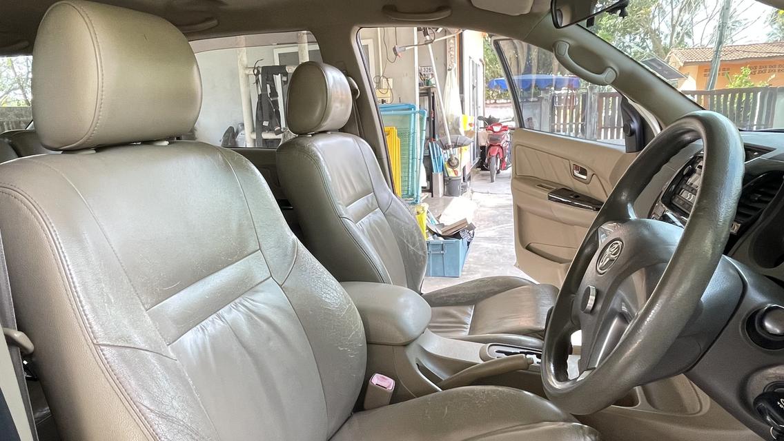 Toyota Fortuner ปี2008 9